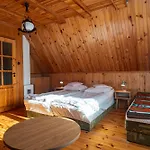 Lodge Nad Jeziorem Kretowiny