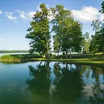 Nad Jeziorem Lodge Kretowiny