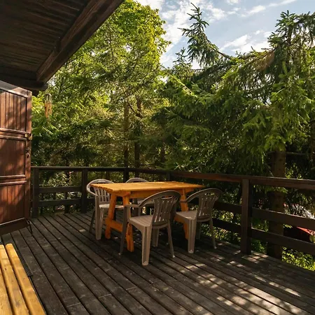 Nad Jeziorem 山林小屋