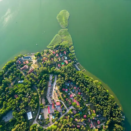 Nad Jeziorem Lodge *